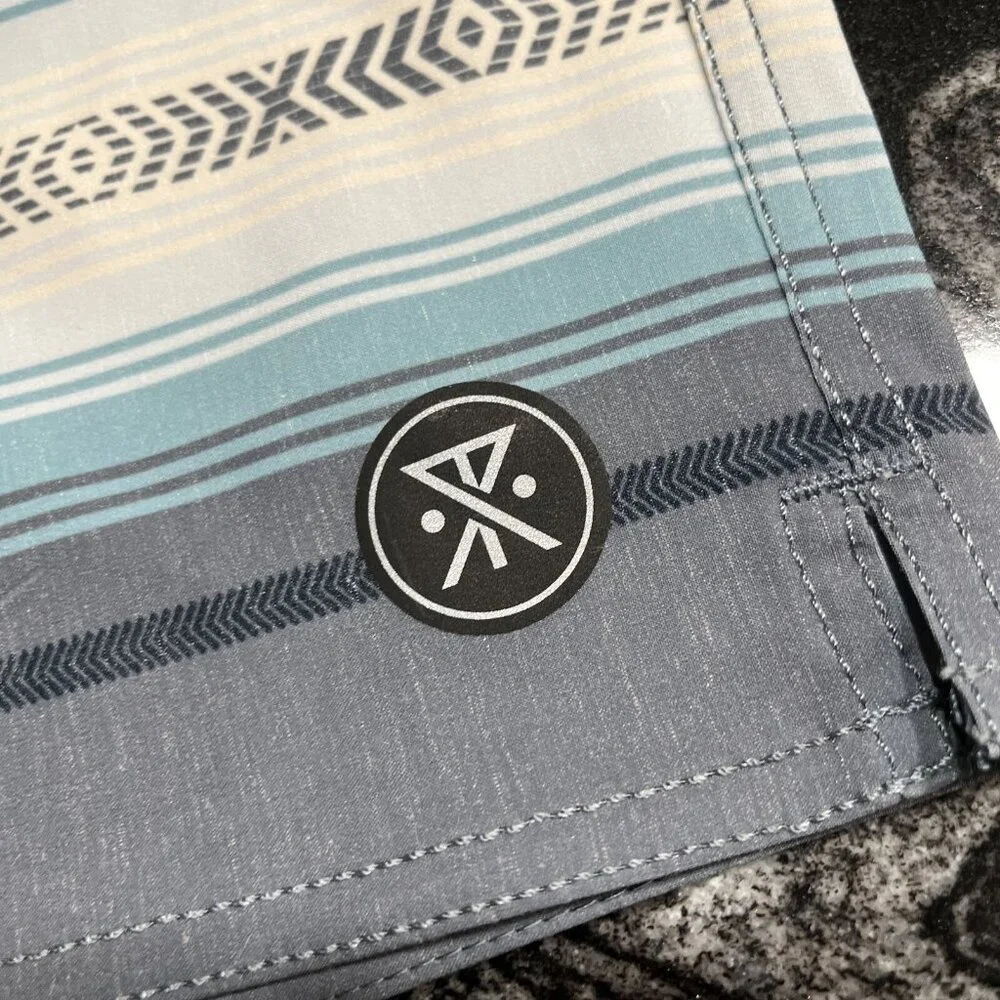 Roark Chiller Serape 17” Boardshorts Dark Sky Mens Size 34 NWT RB407